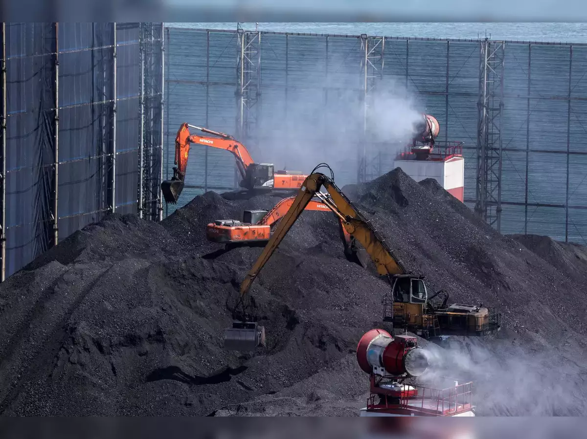 Chinese coke plants' stocks drop further despite output surge